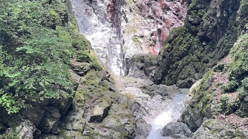 尾白川渓谷（山梨県）