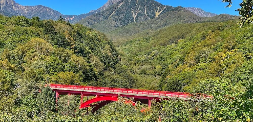 川俣川渓谷・東沢大橋（山梨県）