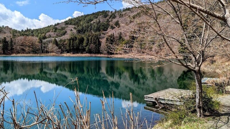 四尾連湖（山梨県）