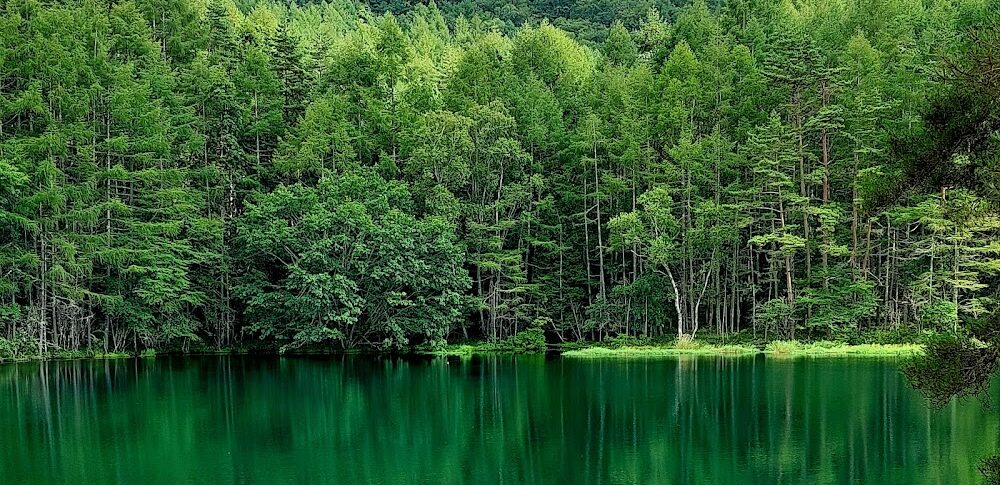 御射鹿池（長野県）