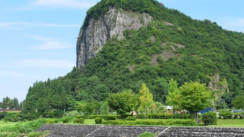 八木ヶ鼻（新潟県）