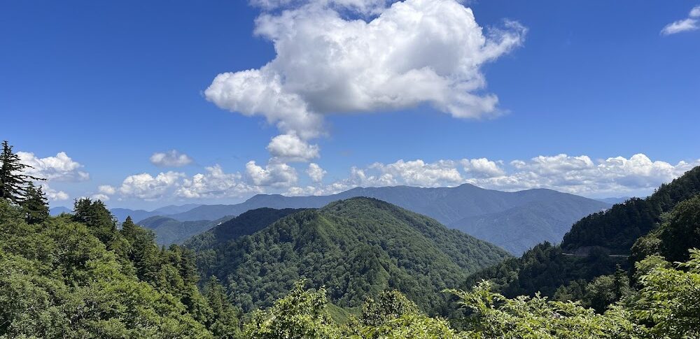 白山白川郷ホワイトロード・県境三方岩駐車場（岐阜県）